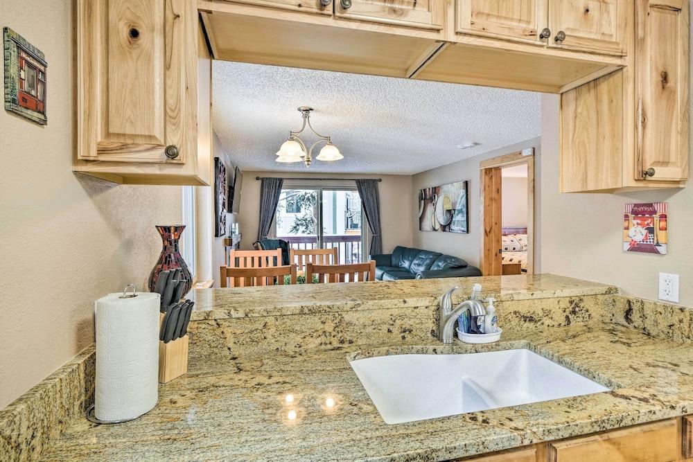 Free Ski Shuttle: Mtn Escape in Breckenridge!