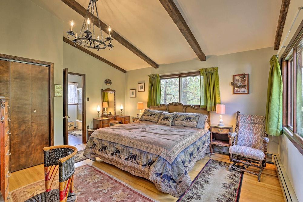 Walk to Town: Updated Frisco Cabin w/ 2 Decks!