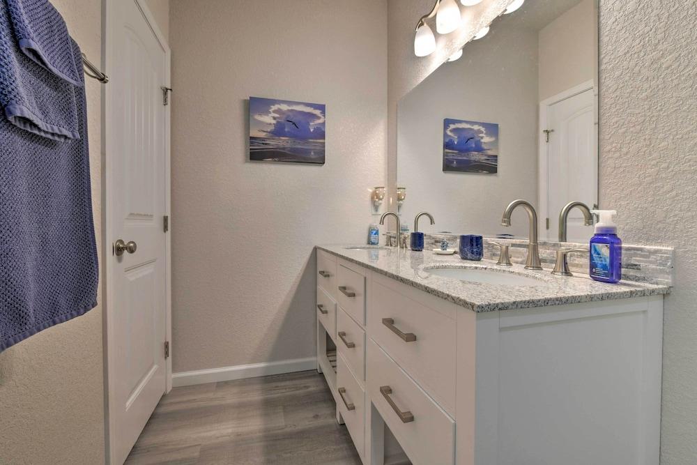 'sea Shell Chalet': Oceanfront Surfside Beach Gem