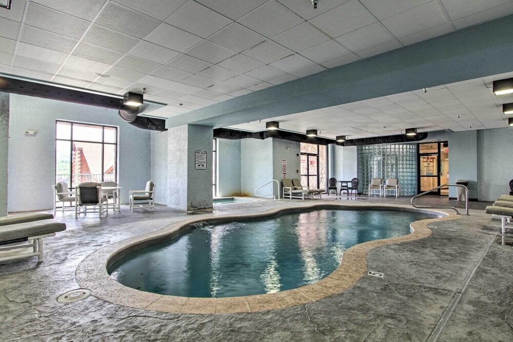 2 Mi to Attractions: Pigeon Forge Condo