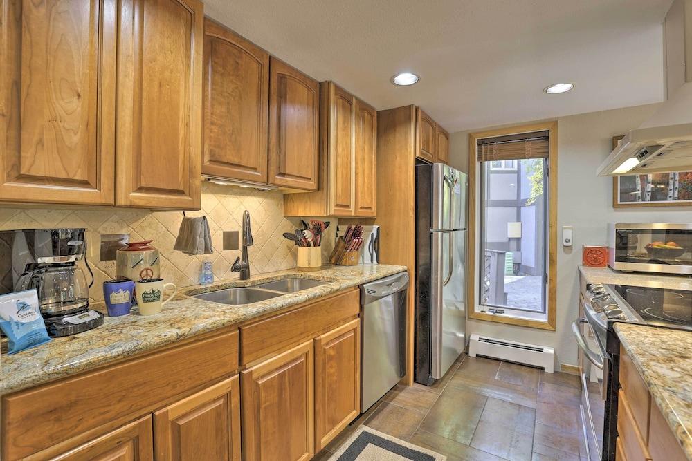 Creekside Frisco Condo w/ Views & Pool Access!