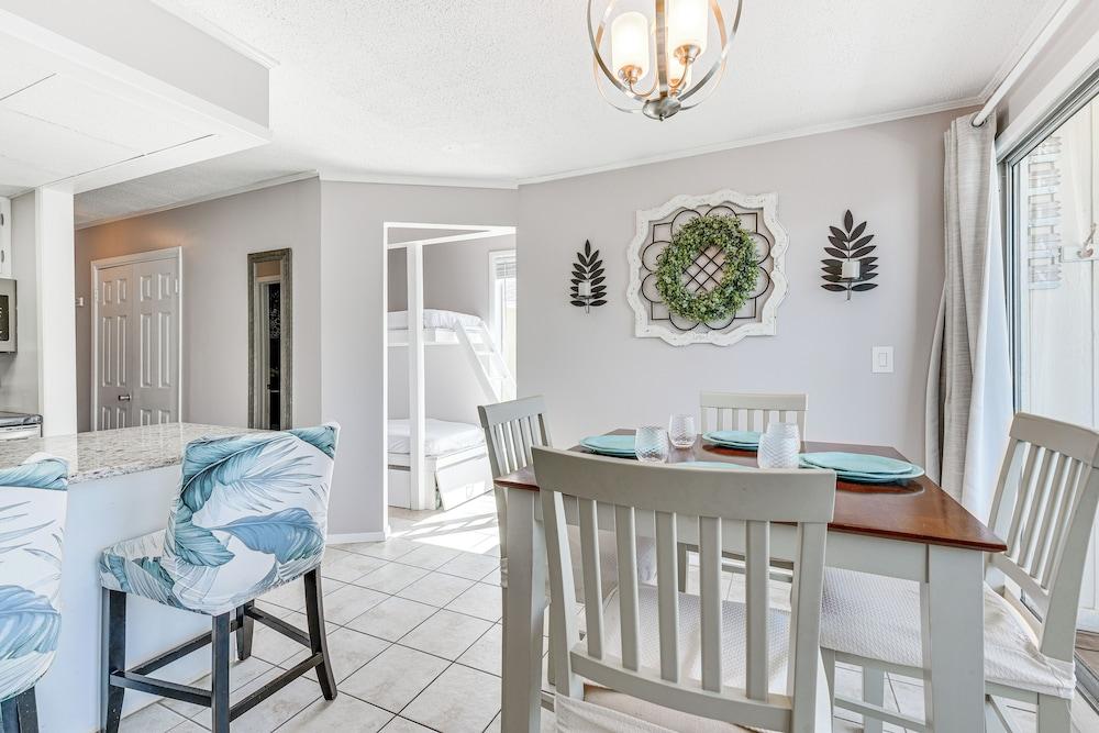 Canalfront Condo w/ Pool - Walk to Destin Beach!