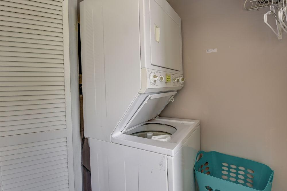 Canalfront Condo w/ Pool - Walk to Destin Beach!