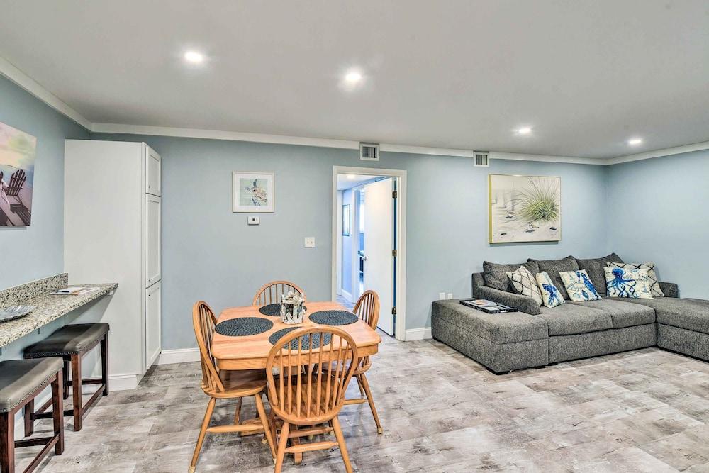 Walk to Ocean: Condo w/ Community Perks on HHI