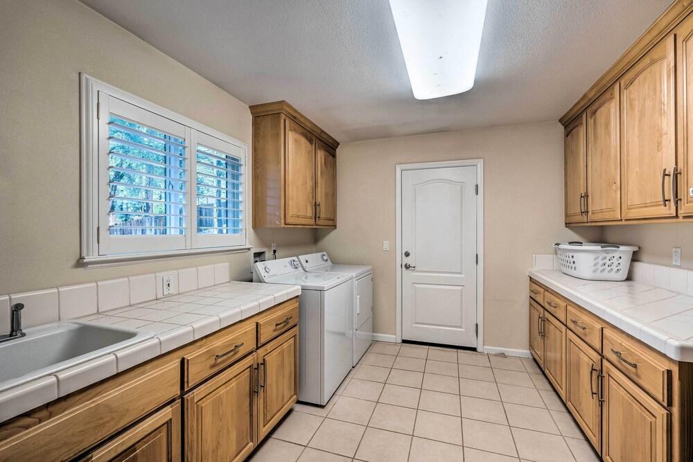 Pollock Pines 'mum's Retreat' w/ Large Deck!