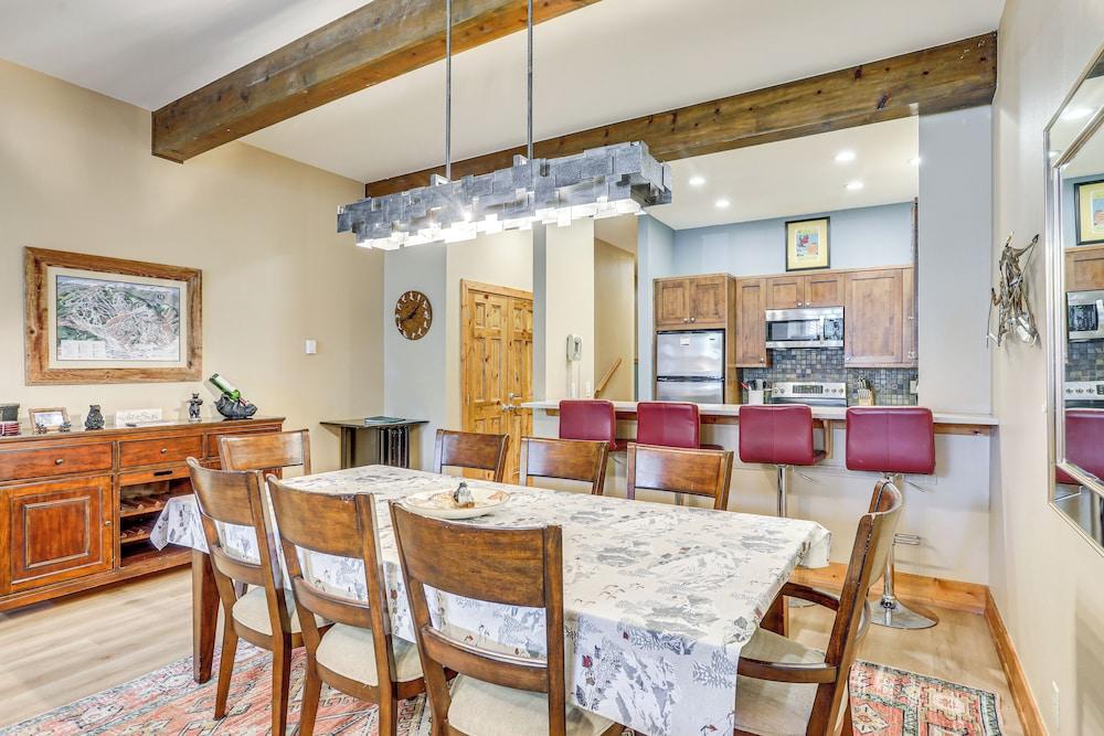 Newly Upgraded Avon Condo w/ Pool & Hot Tub Access