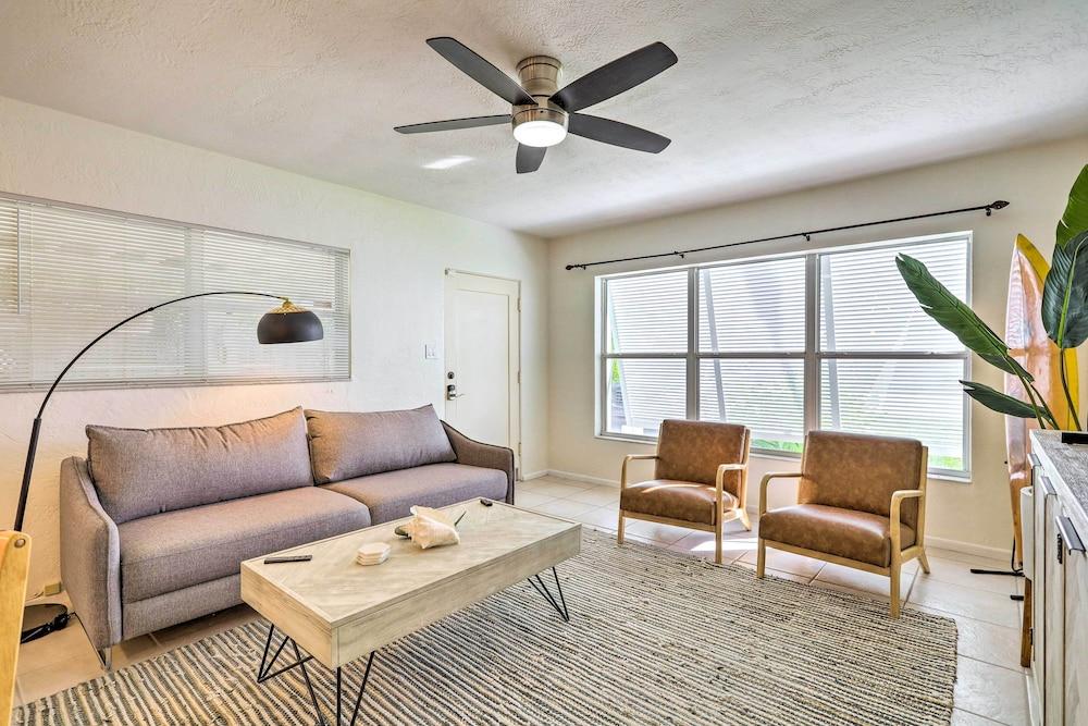 Cute & Cozy Florida Duplex: Walk to Beaches!