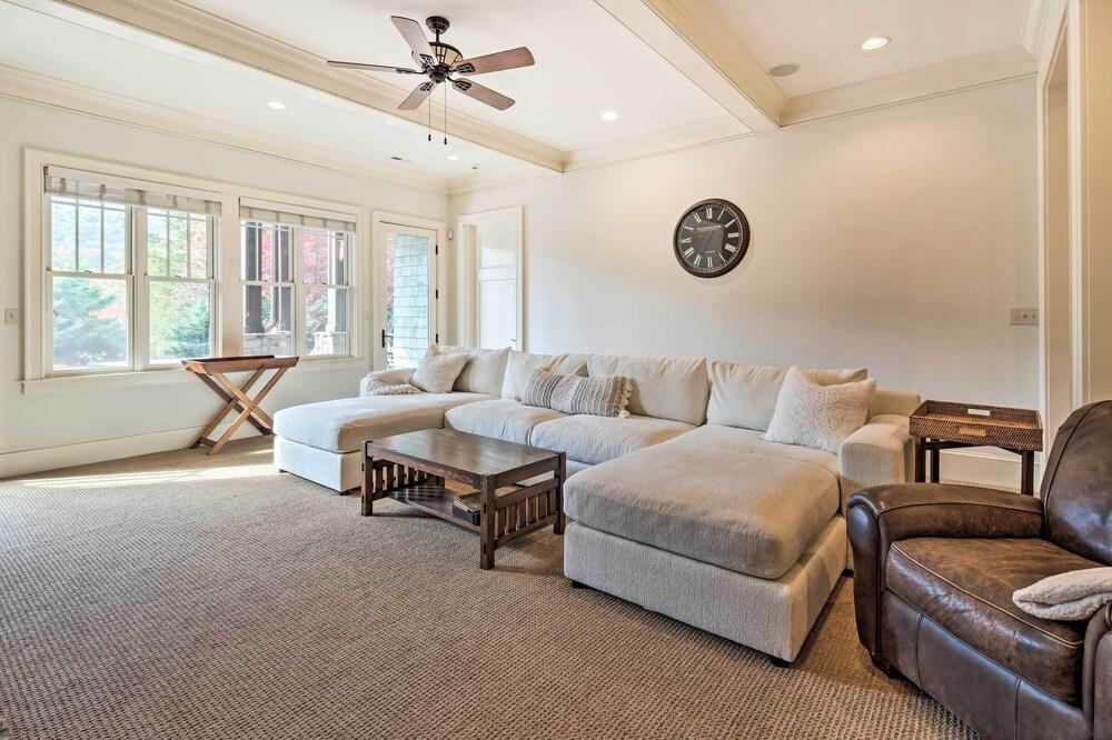 Pool & Mountain Views: Stunning Mill Spring Home!