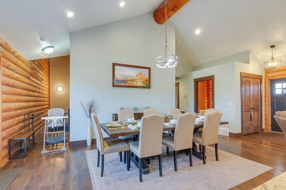 'the Cliffrose Cabin' - Hike, Relax, Explore!