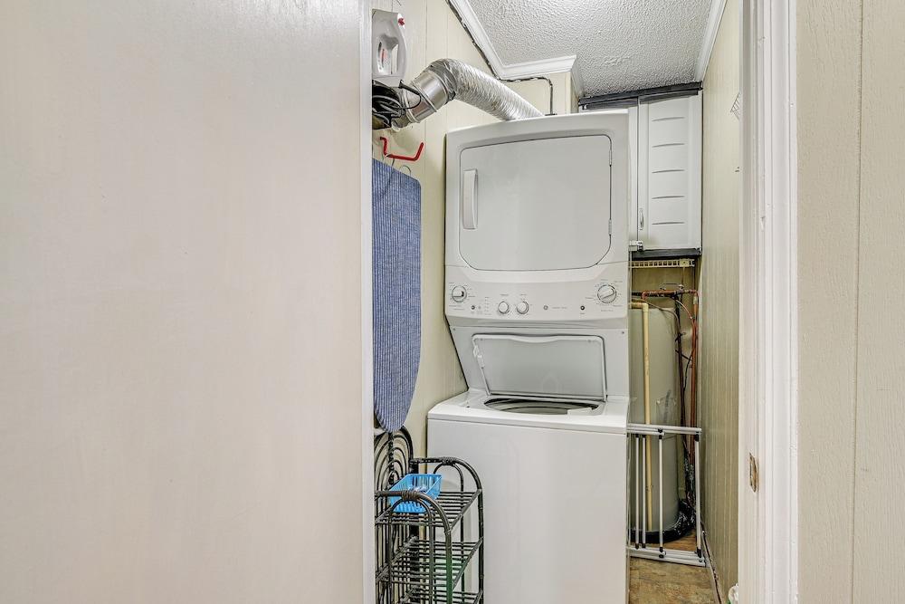 Coastal Condo on Beach w/ Community Pool Access!