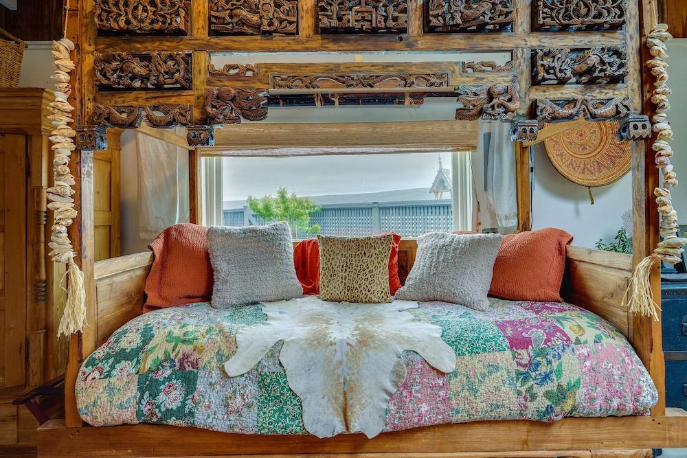 Waterfront Cottage on Tomales Bay w/ Dock & Views