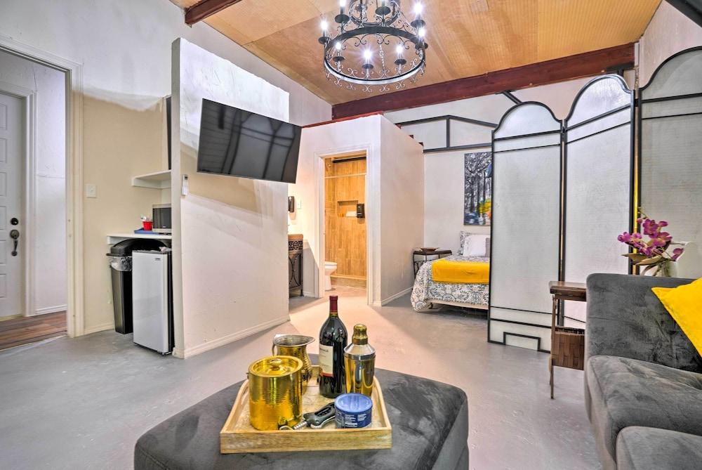 Ideally Located Vacation Rental Studio in Laredo!