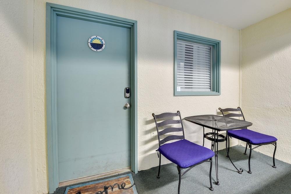 Beach & Pool Access: Hilton Head Resort Condo