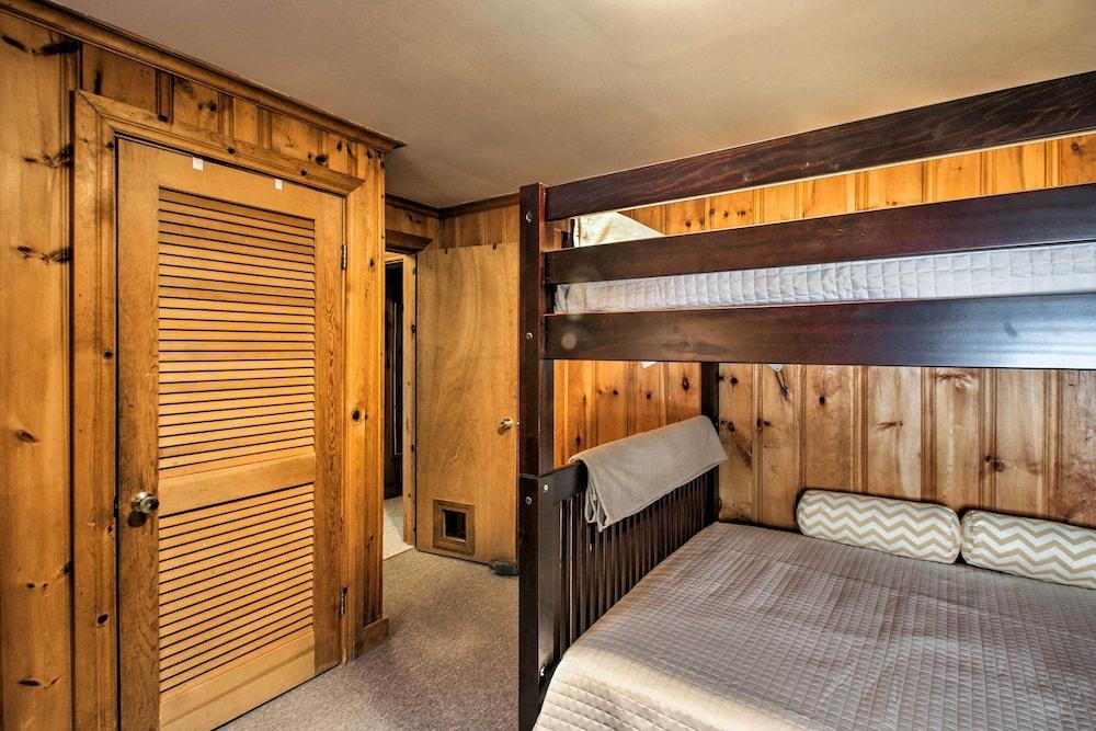 Waterfront Sebago Lake Cottage W/dock + Beach