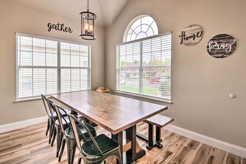 Cozy + Deluxe Branson Condo: Balcony & Pool Access