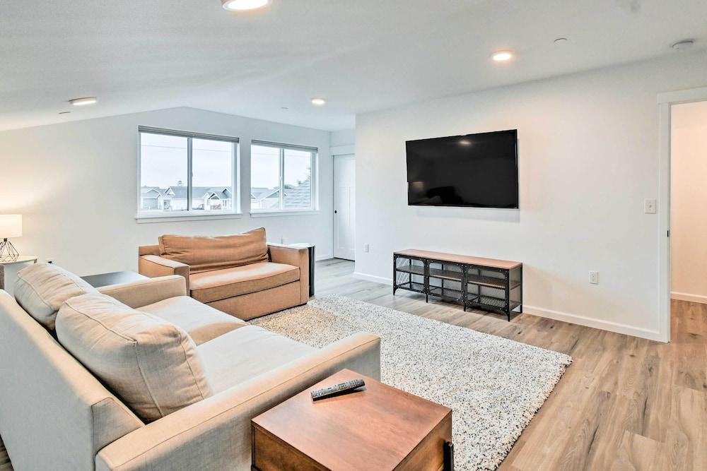 Modern Ocean Shores Getaway With Dock!