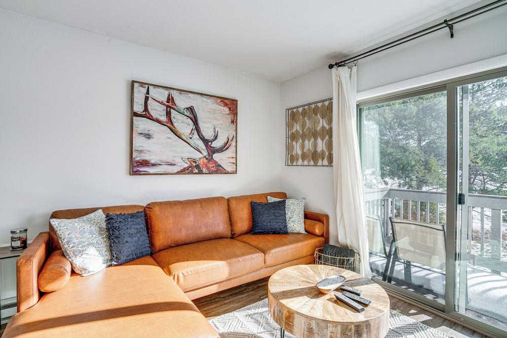 Condo w/ Balcony & Views - Steps to Ski Shuttle!