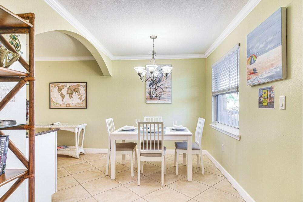 Resort Condo w/ Beach Access in Indian Shores!