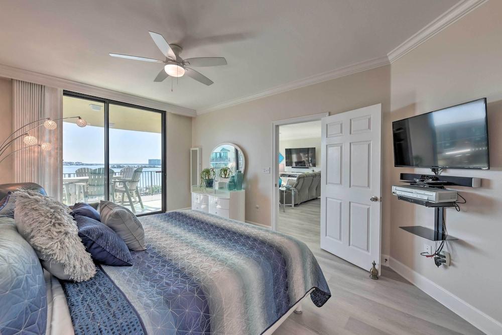 Top Floor Condo w/ Resort-style Amenities!