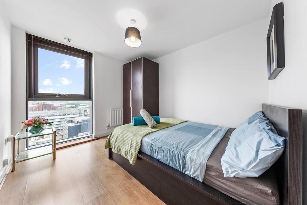 Lovely & Cosy 2 Beds London Skyline View