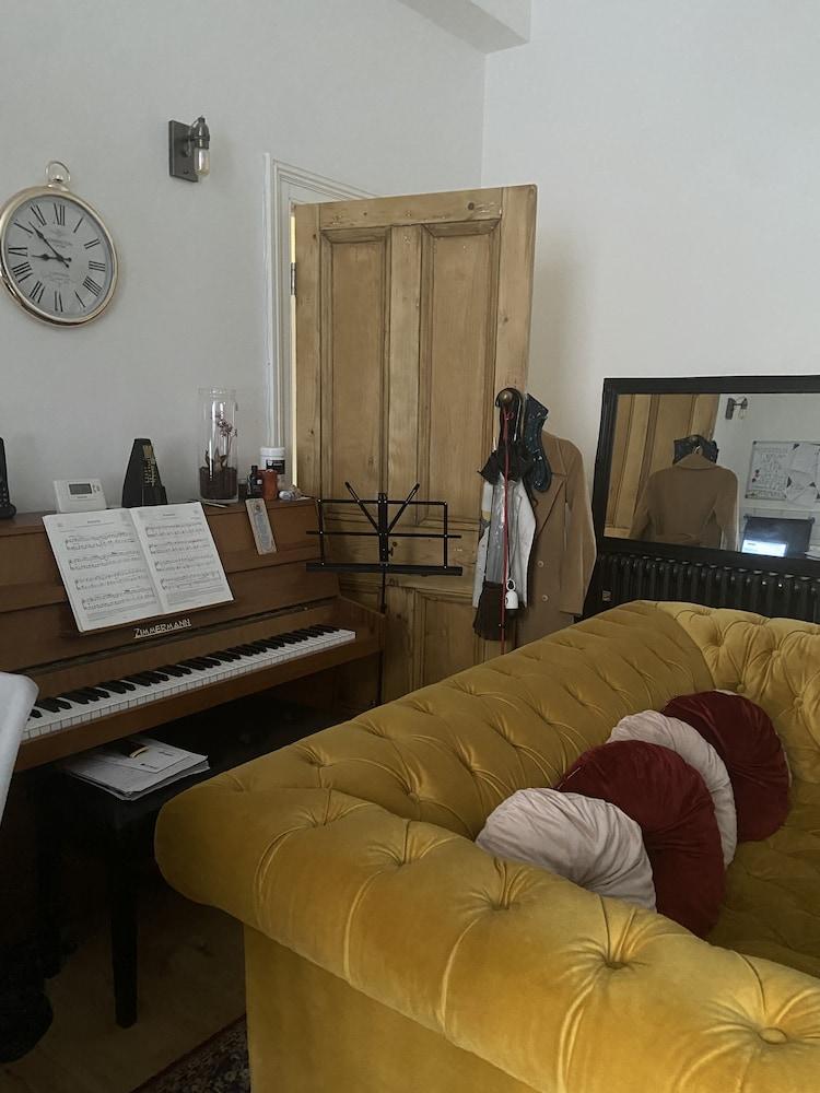 Mid City Charm - 1-bed Apartment in London