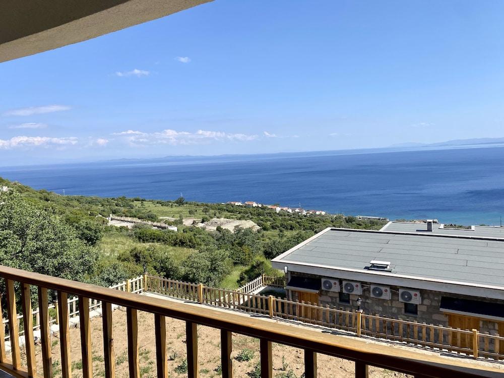 Assos Karadut Taş Otel