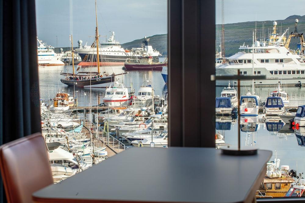 Stunning Marina View - Brand New - City Center