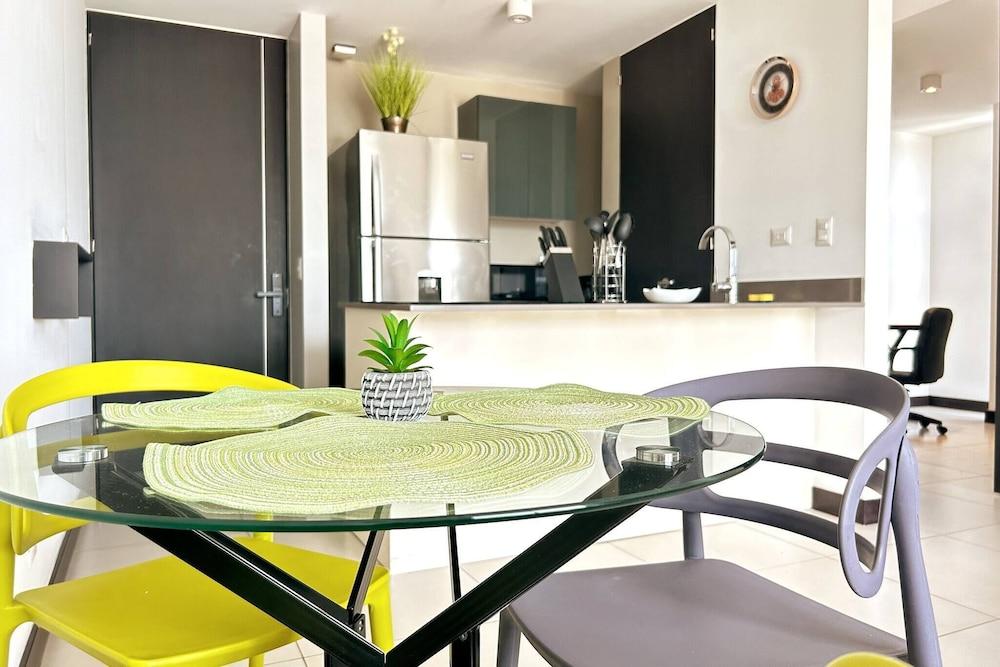 "studio on the 9th Floor"