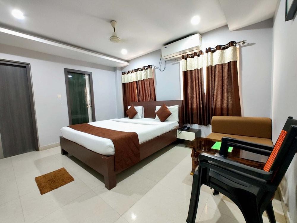 Goroomgo Hotel Shivangi Puri