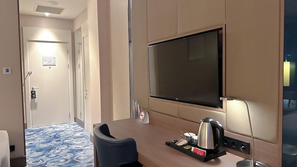 Tbilisi Philharmonic Hotel by Mercure