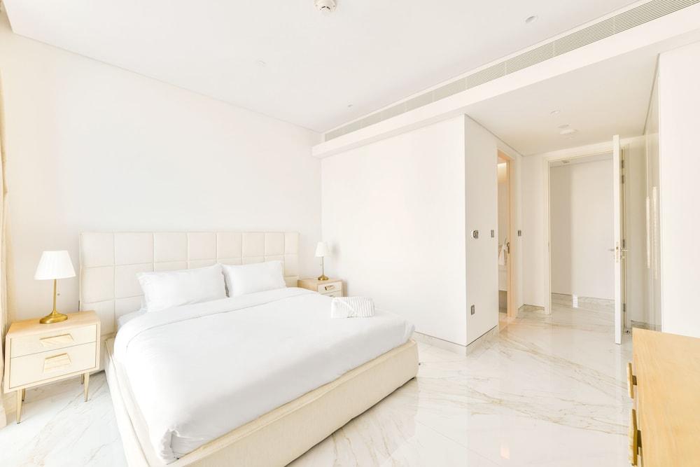 Luxury Beachfront 2BR w Stunning SeaView