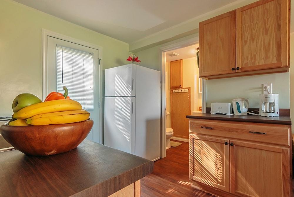 Black River Cottages