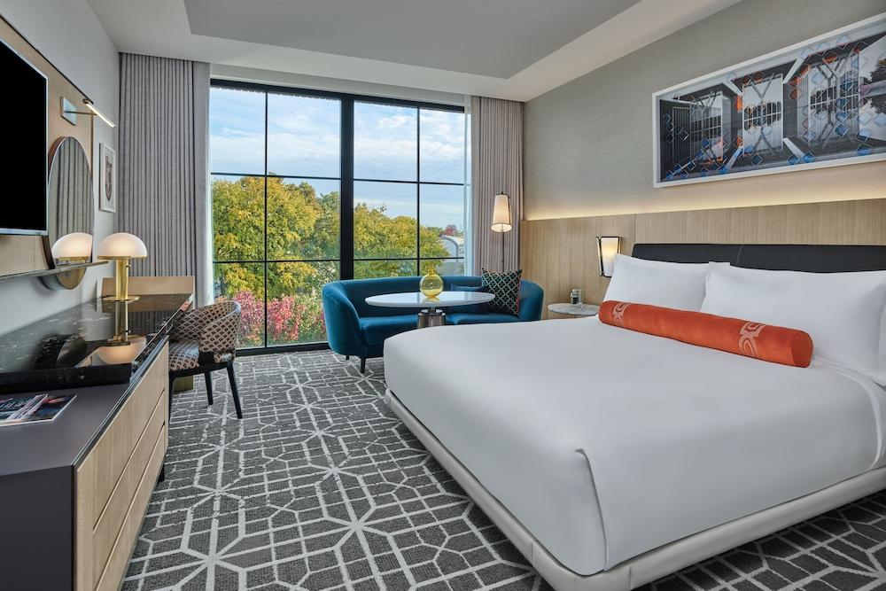 The Crescent Hotel Fort Worth