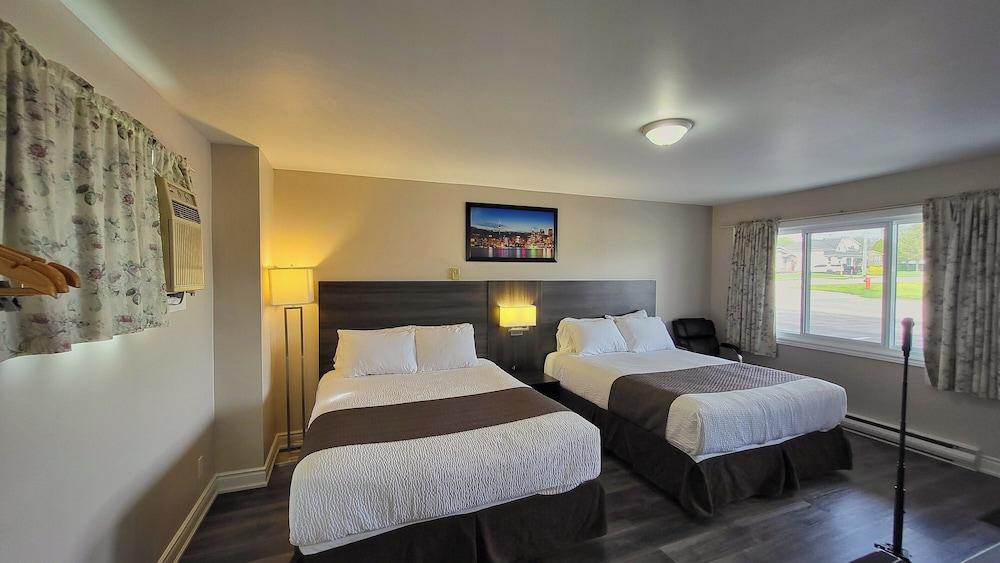 Maple Leaf Inn & Suites