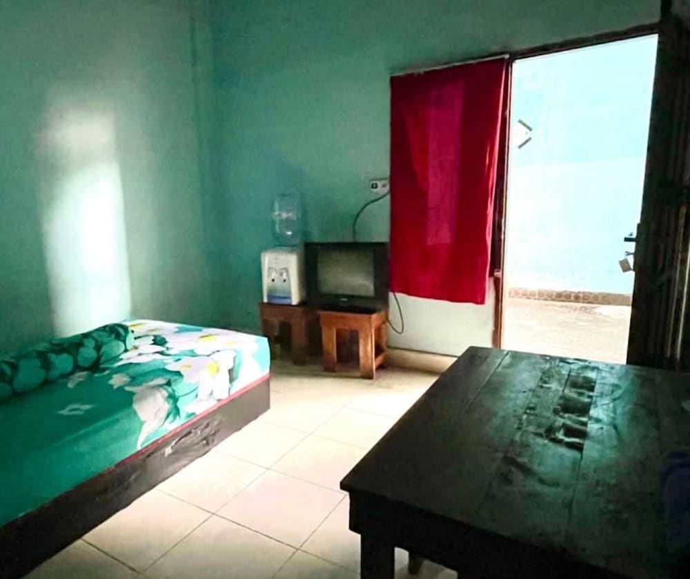 EXPRESS O 91669 Kost Amel Near Taman Mattirotasi