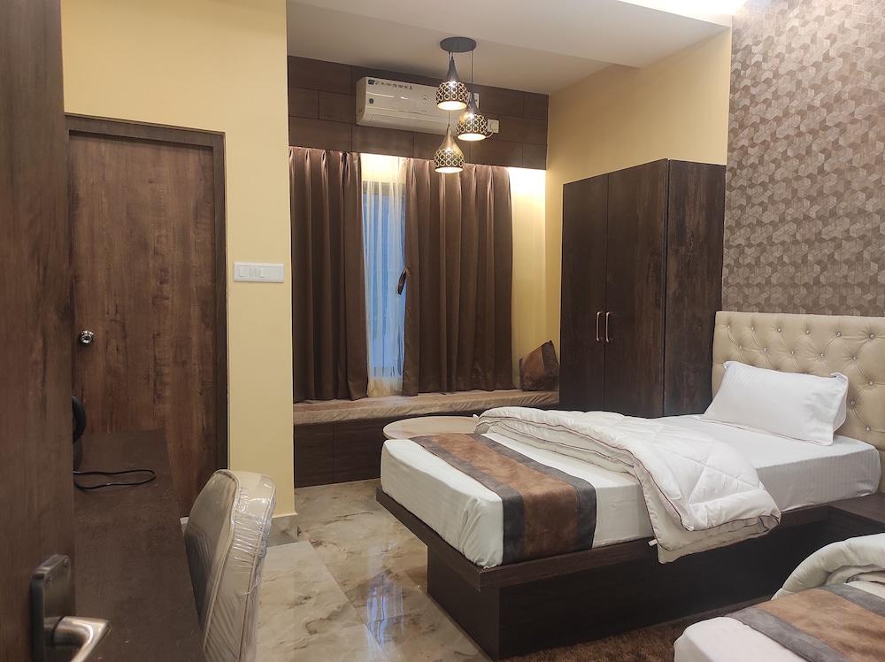 Hotel Friends Palace