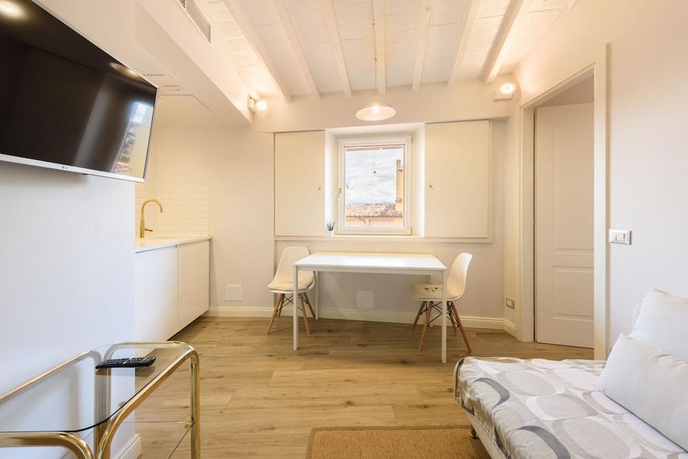 Santa Croce Top by Mmega