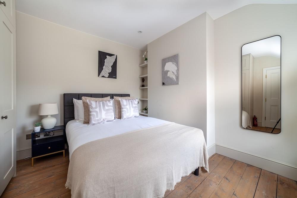 5 Bed Apartment in Clapham