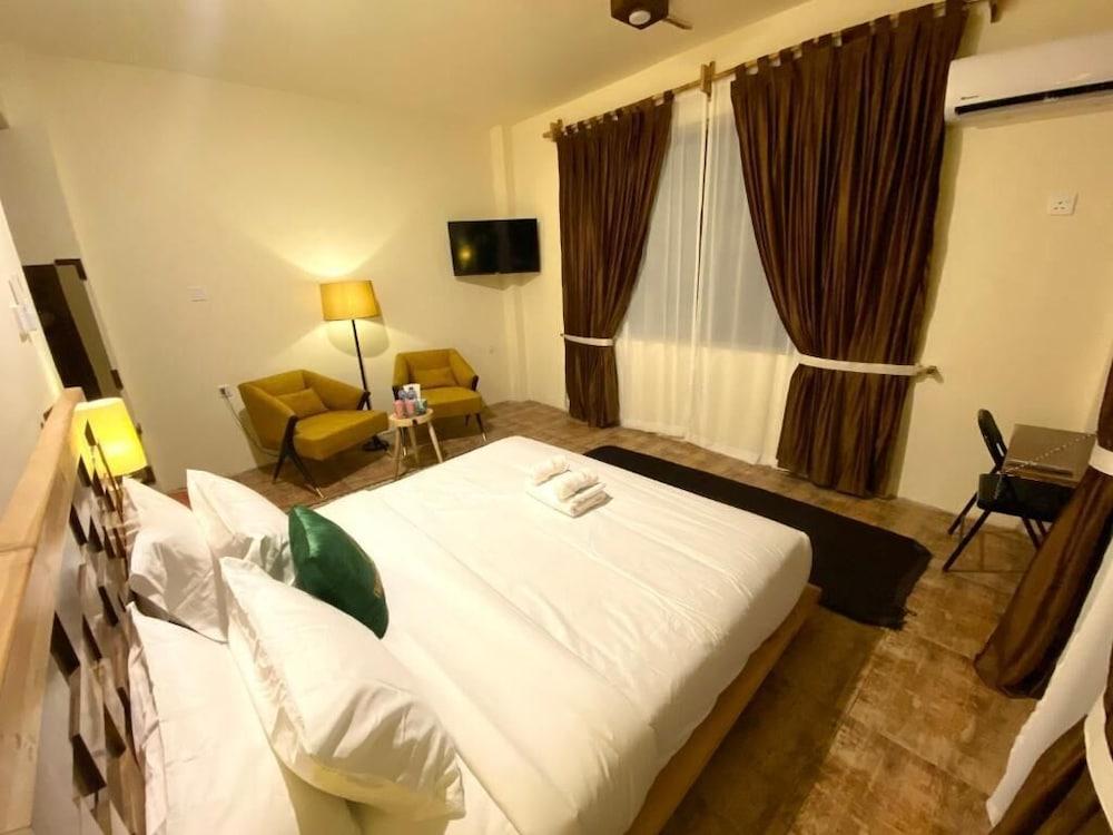 Dumani Nagar Hotel & Resort