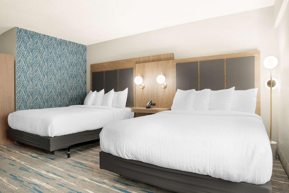 Best Western Plus Mobile Inn & Suites