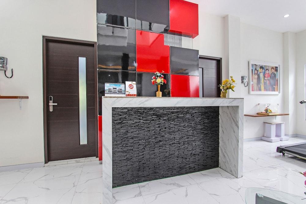 Capital O 91665 D'prof Exclusive Guesthouse