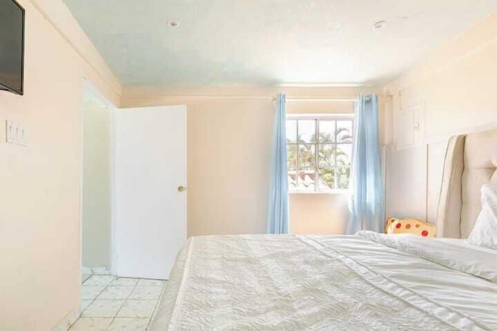 The cloud room At Csompo Silver Manor