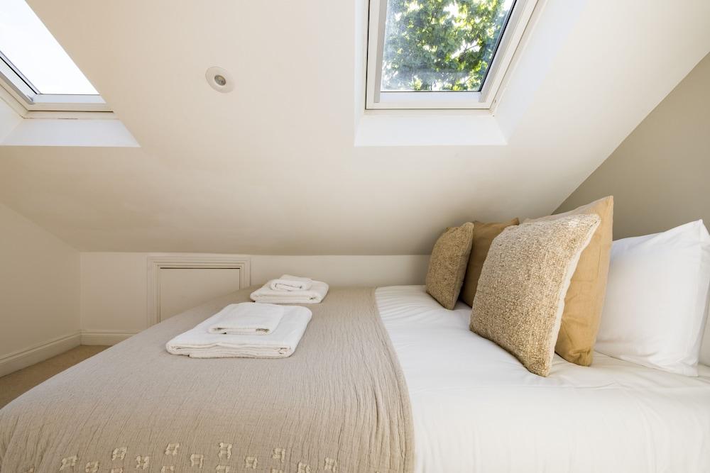 The Stratford Villas