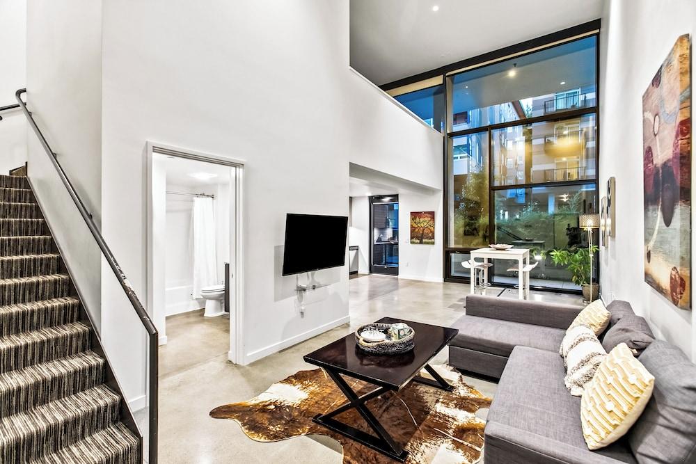 Urban Loft in Redmond Core