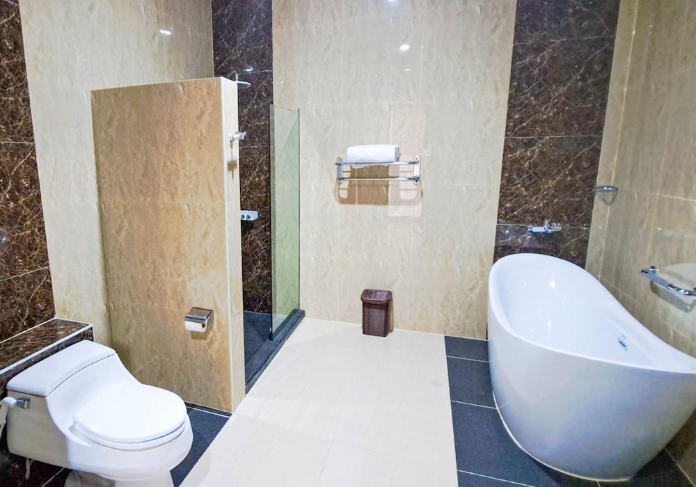 Gili Beachfront Suites