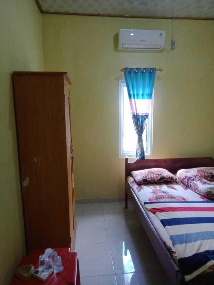 Hotel O Wisma Nadira Near SPBU PT. Trijaya Pugung PENENGAHAN