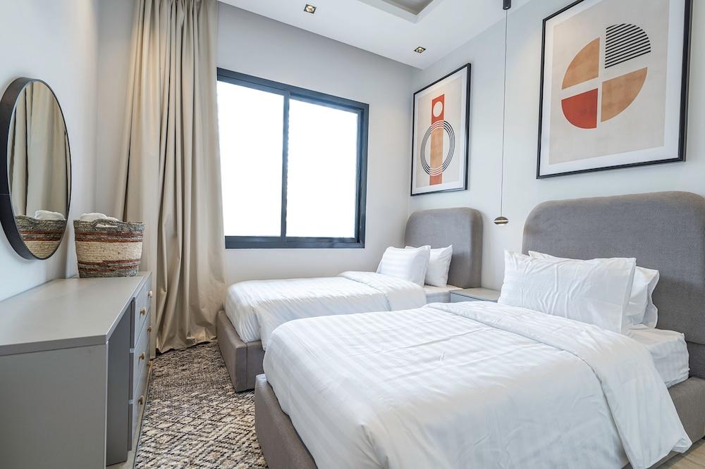 Mabaat - Al Malqa - 523