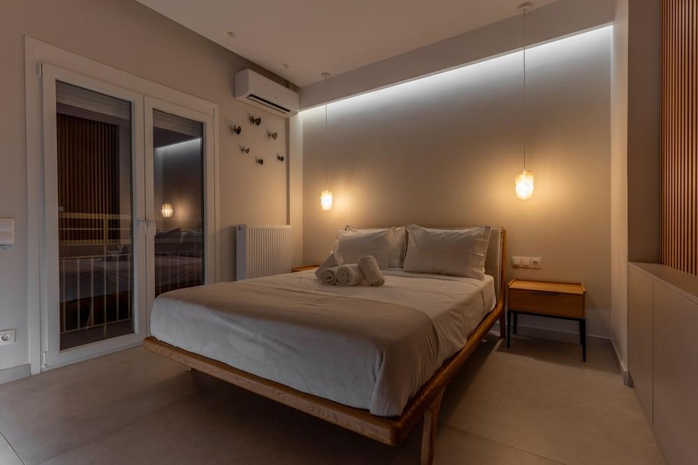 Sunny & Luxurious Penthouse with Terrace