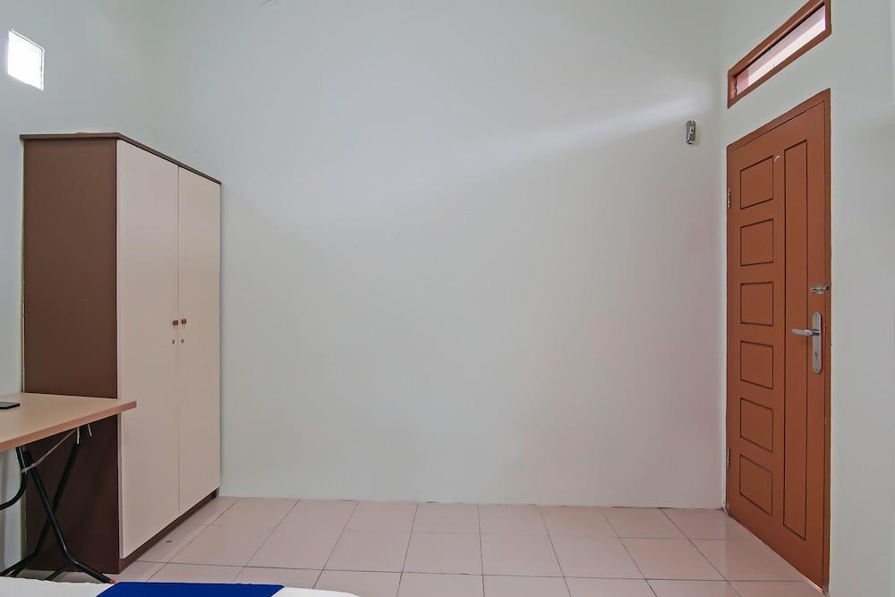 SPOT ON 92093 Feri Homestay