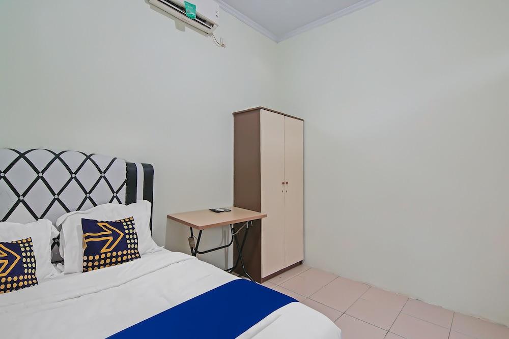 SPOT ON 92093 Feri Homestay